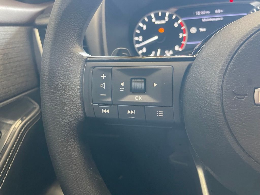 Used 2022 Red Nissan SV image 12