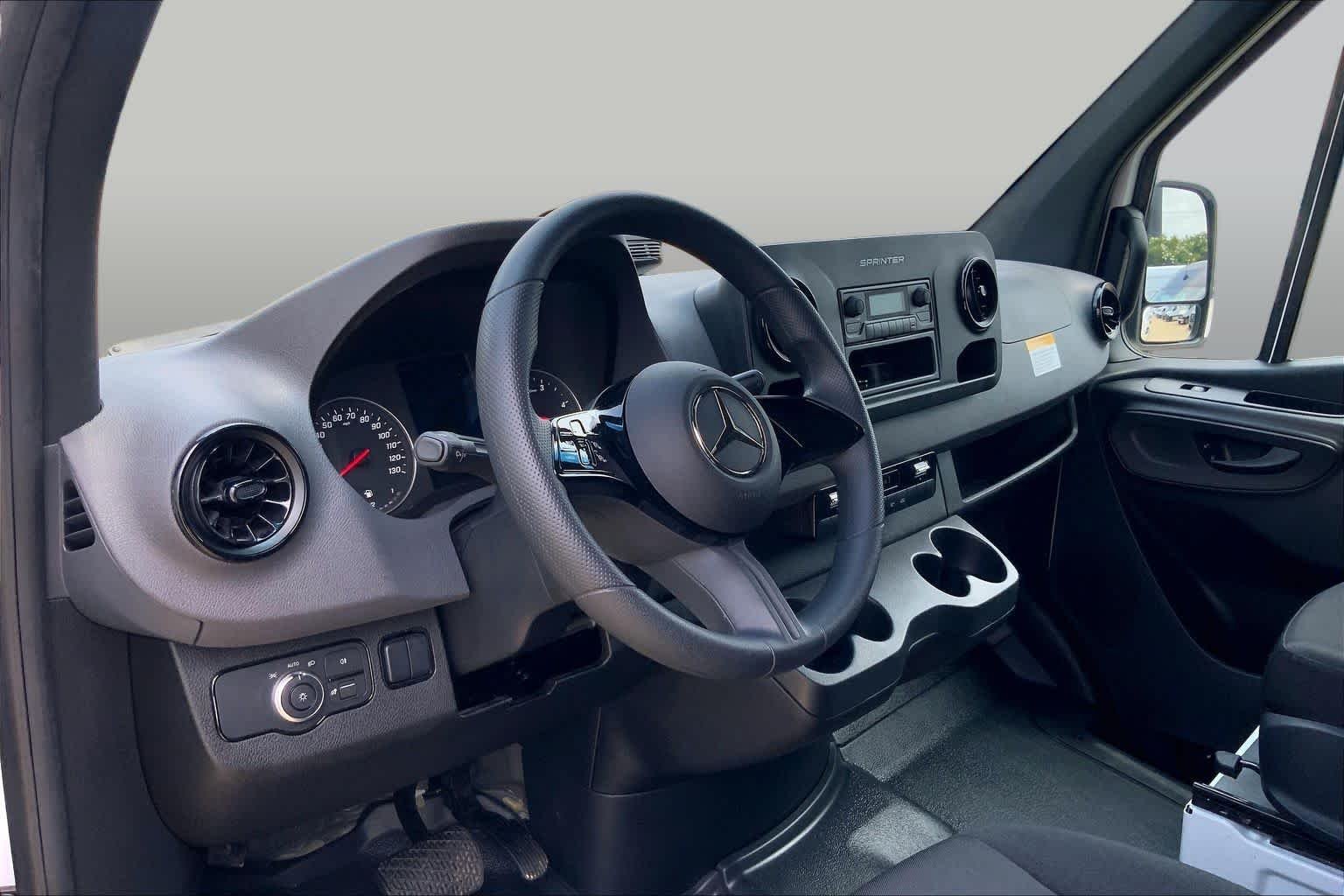 New 2025 Arctic White Mercedes-Benz  image 7