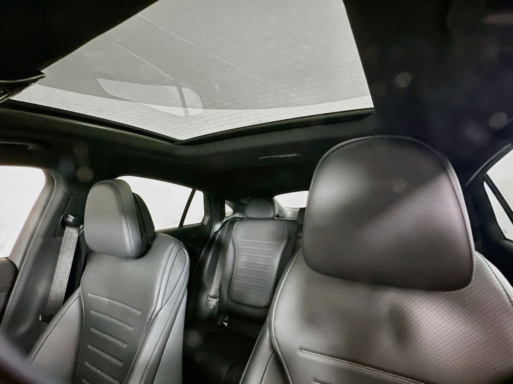 New 2027 Polar White Mercedes-Benz GLC 300 image 23