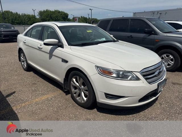 Used 2010 White Ford SEL image 1