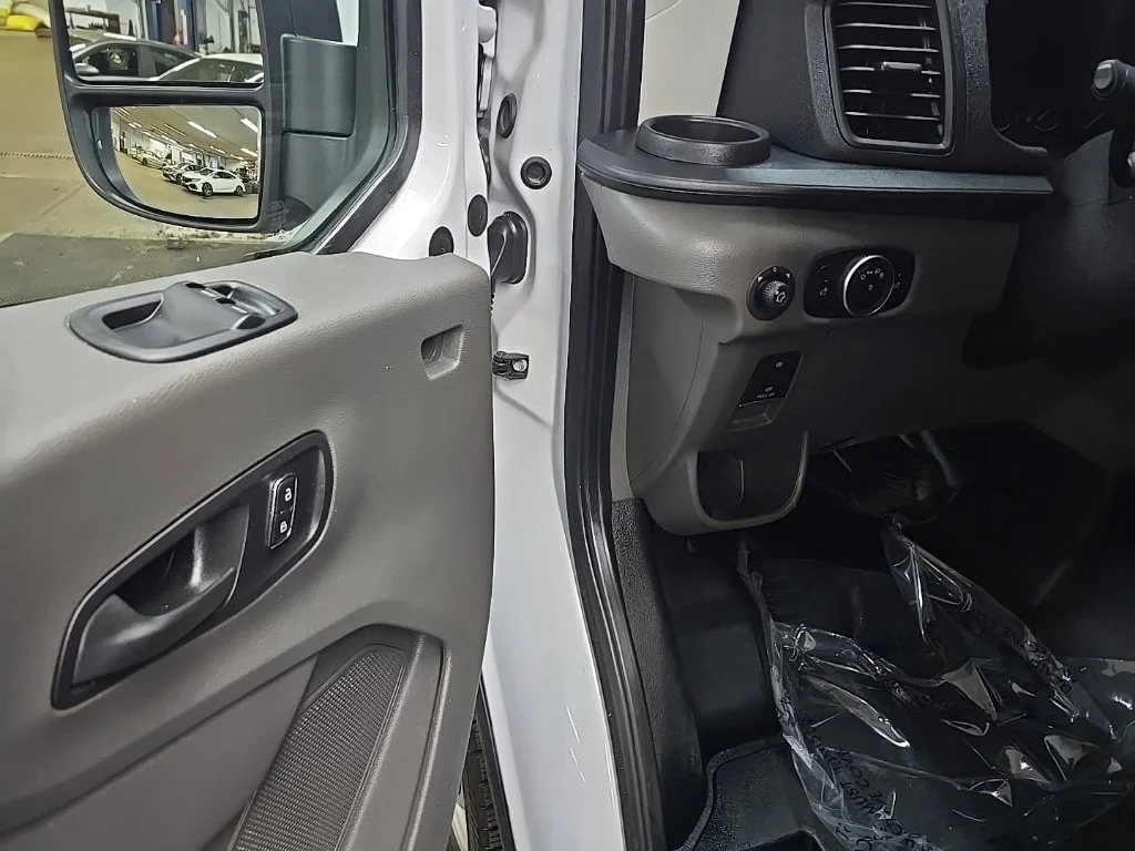 Used 2025 White Ford Base image 27