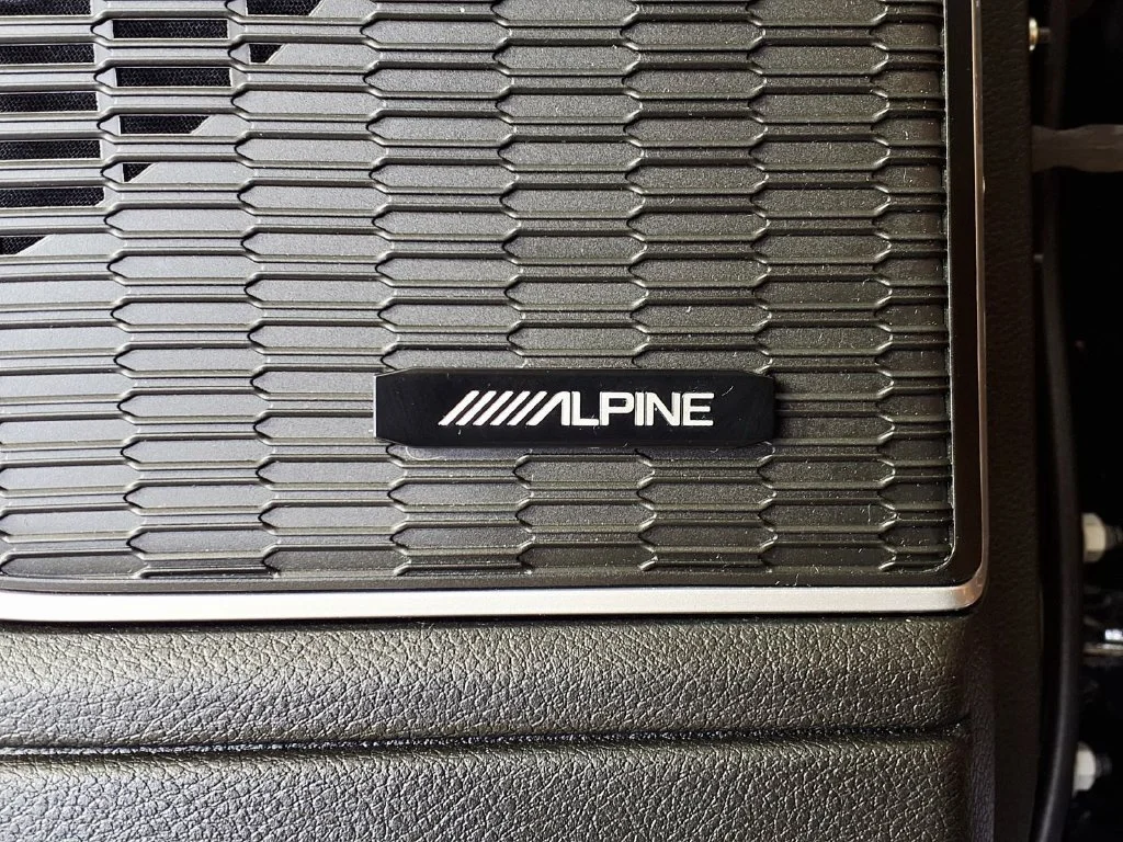 Used 2022 Diamond Black C Jeep Limited image 24