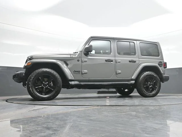 Used 2021 Gray Jeep Unlimited Sahara Altitude image 21