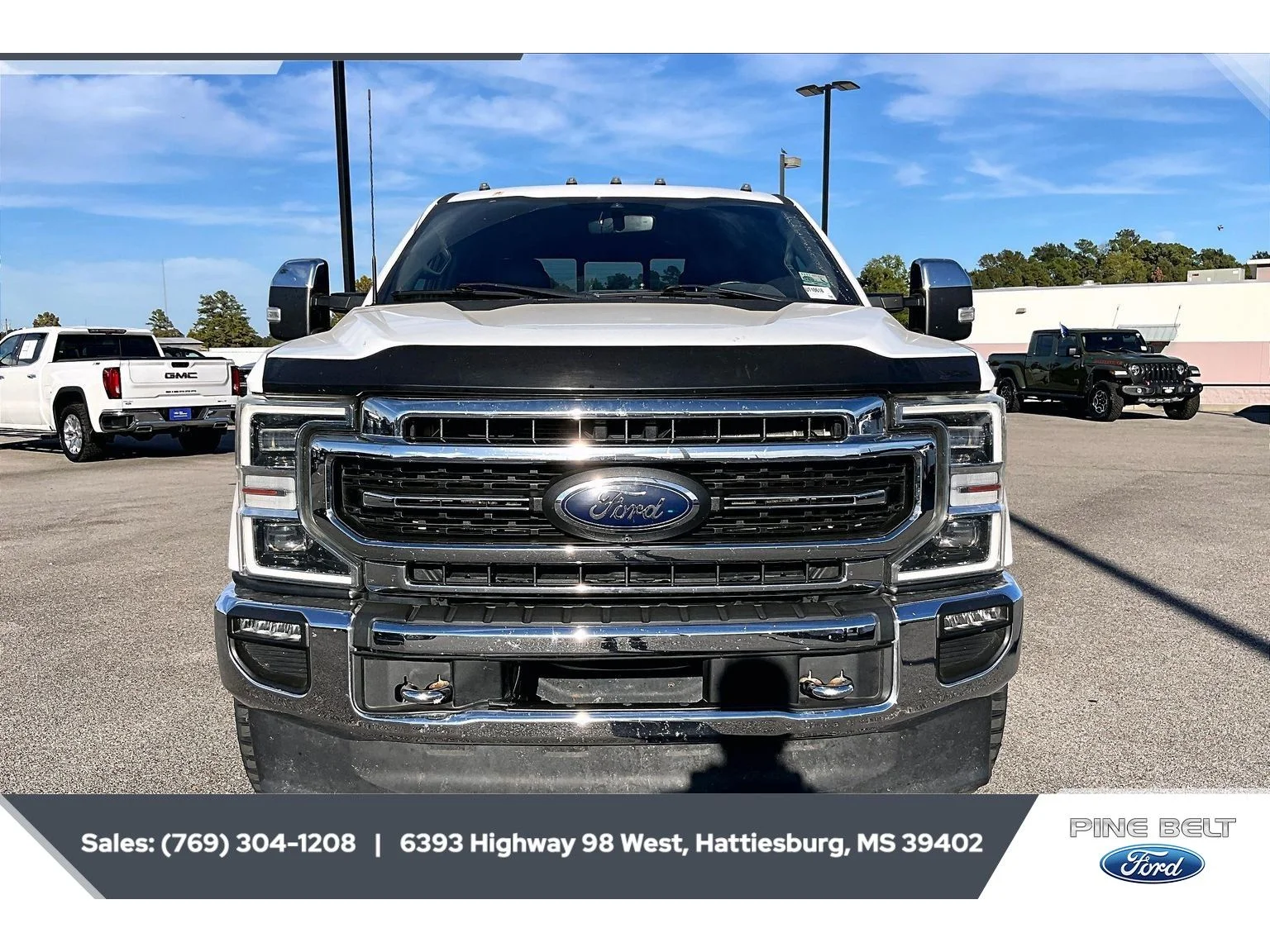 Used 2022 Star White Metallic Tri-Coat Ford LARIAT image 5