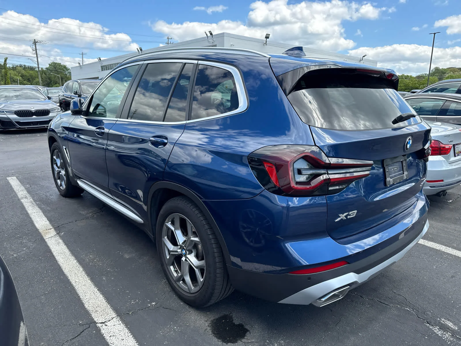 Used 2024 Phytonic Blue Metallic BMW xDrive30i image 8