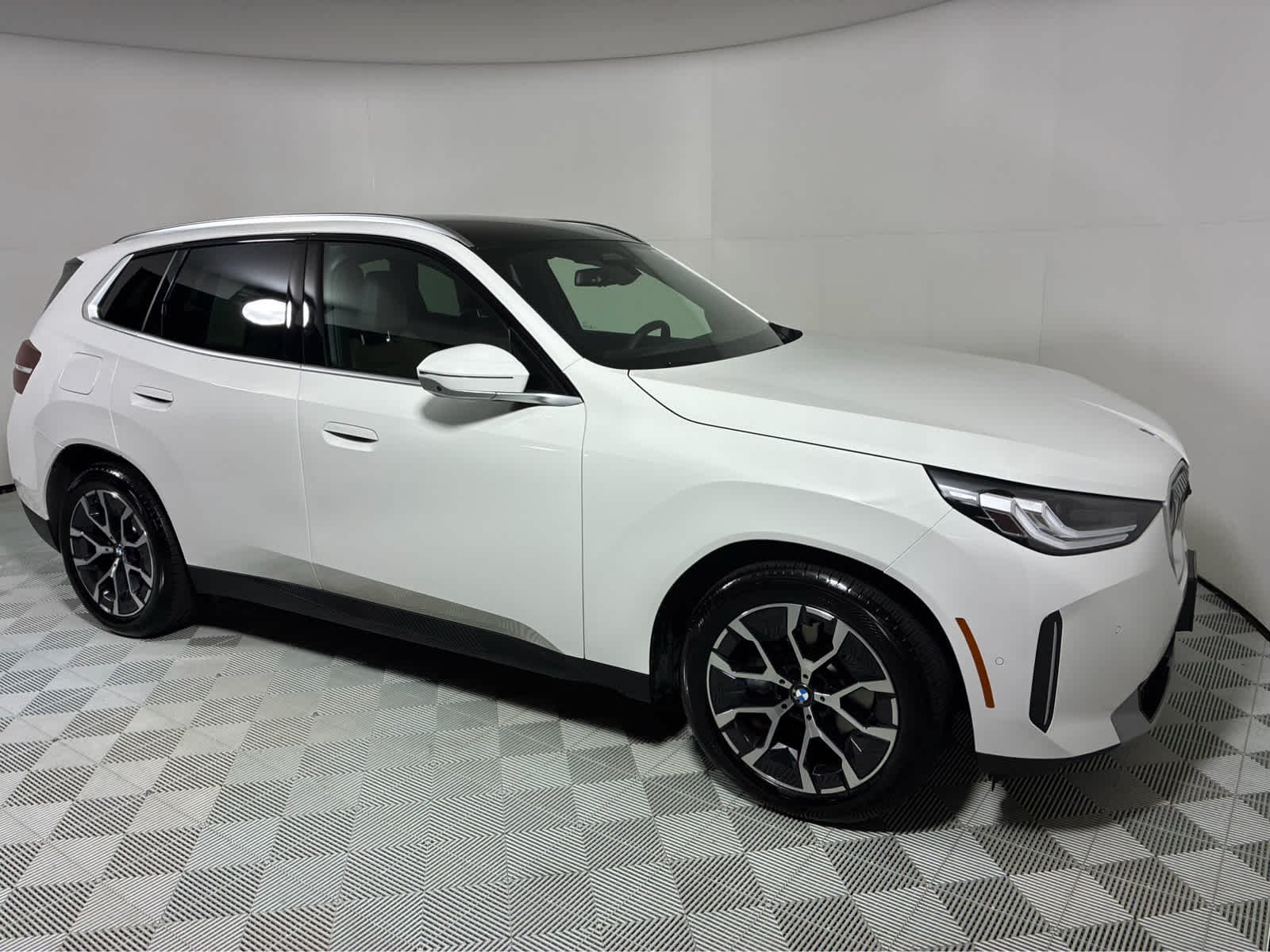 Used 2026 Alpine White BMW 30 xDrive image 5