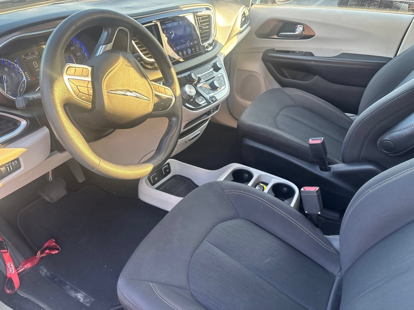 Used 2017 Velvet Red Pearlcoat Chrysler Touring image 33