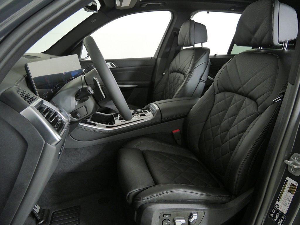 New 2026 Dravit Grey Metallic BMW xDrive40i image 36