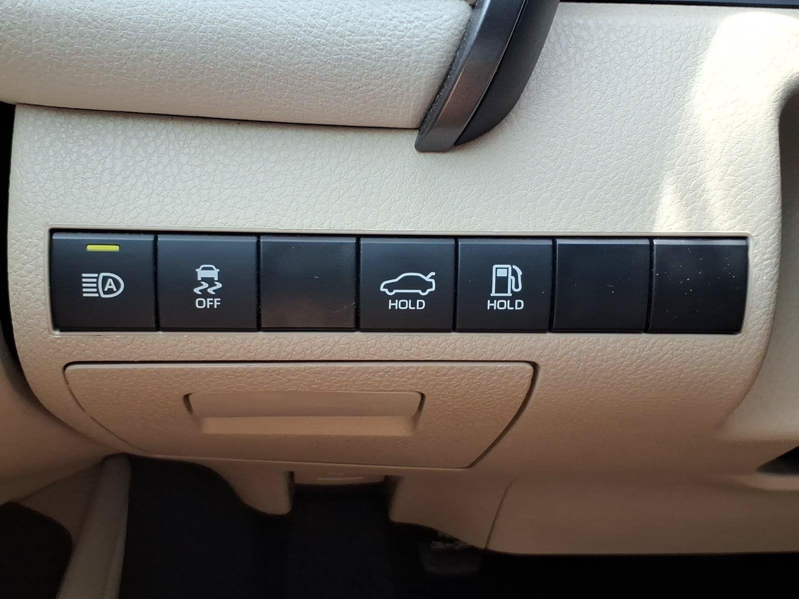 Used 2024  TOYOTA  image 19
