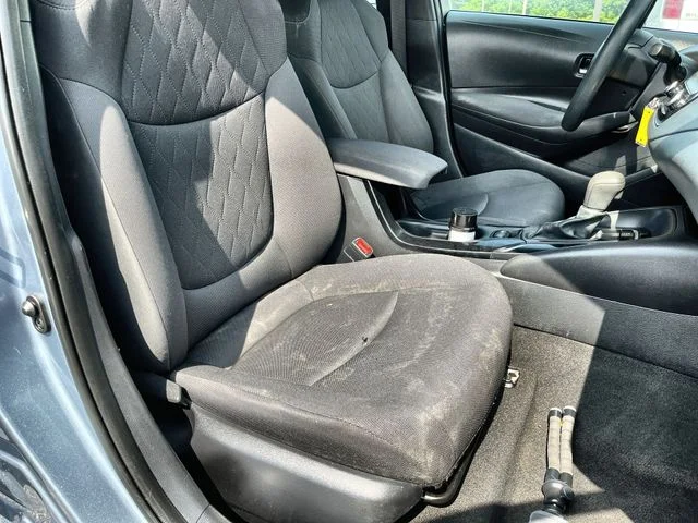 Used 2021  Toyota LE image 26