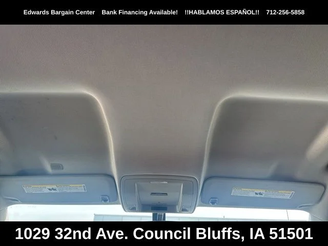 Used 2017 White GMC SLE image 11