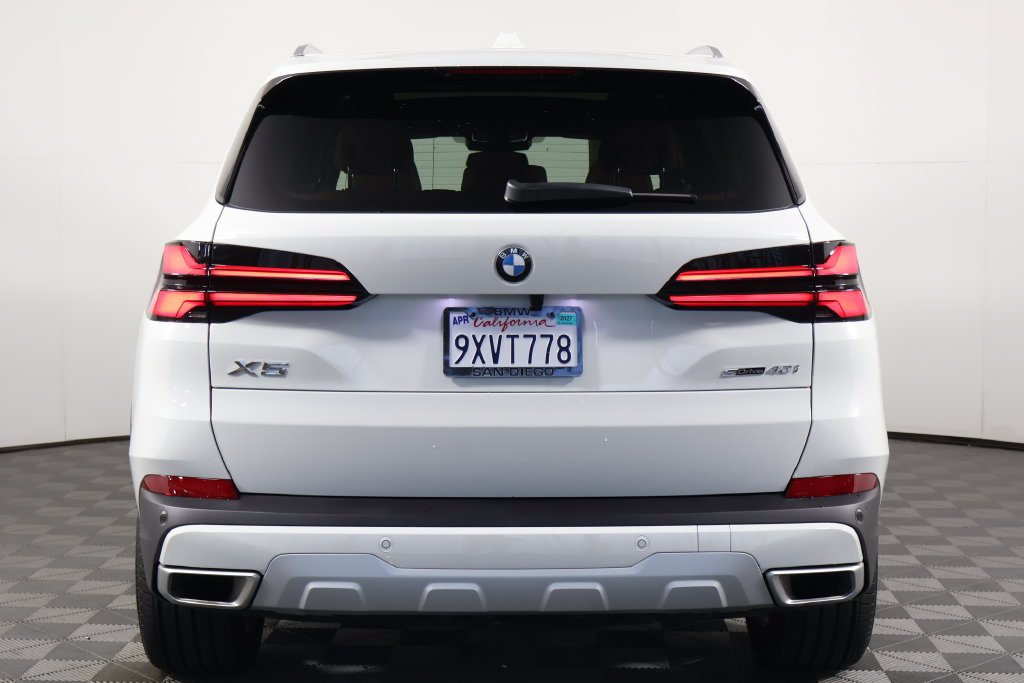 Certified Used 2026 Alpine White BMW sDrive40i image 5