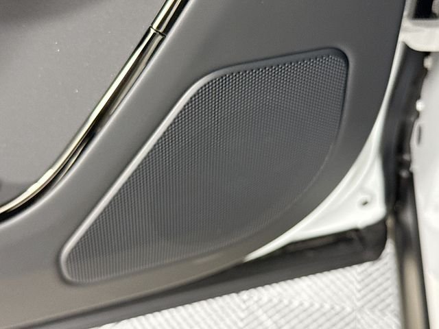 New 2026 Fuji White Land Rover Dynamic SE image 21