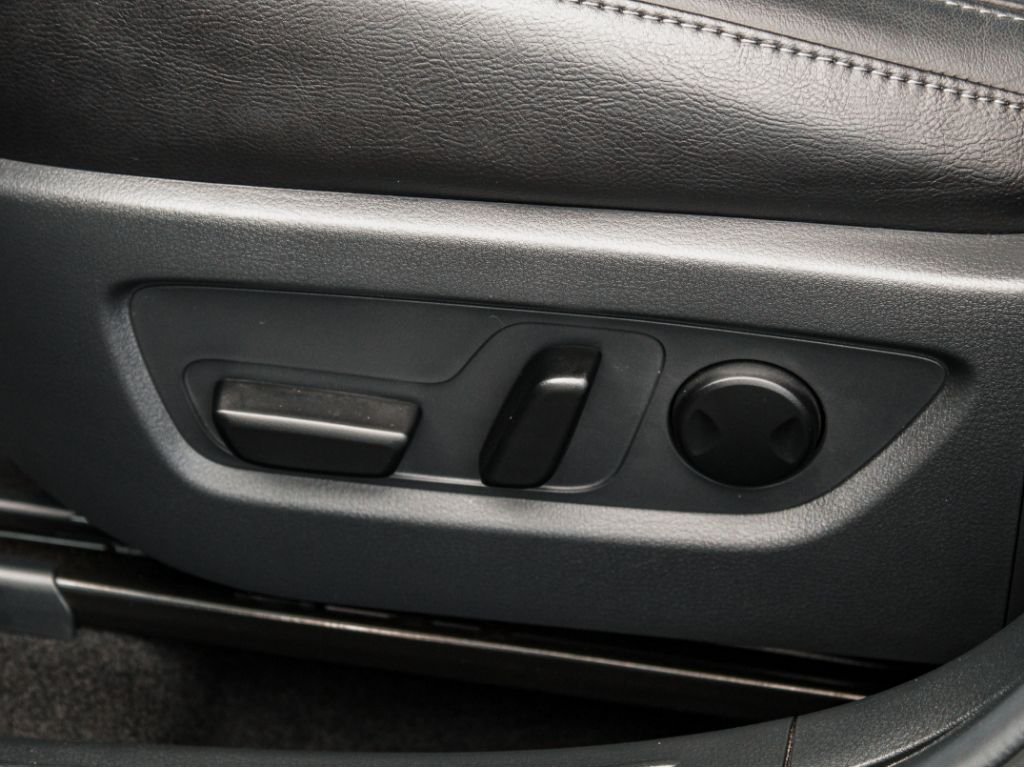 Certified Used 2026 Bet Black Mica Mazda Premium image 11