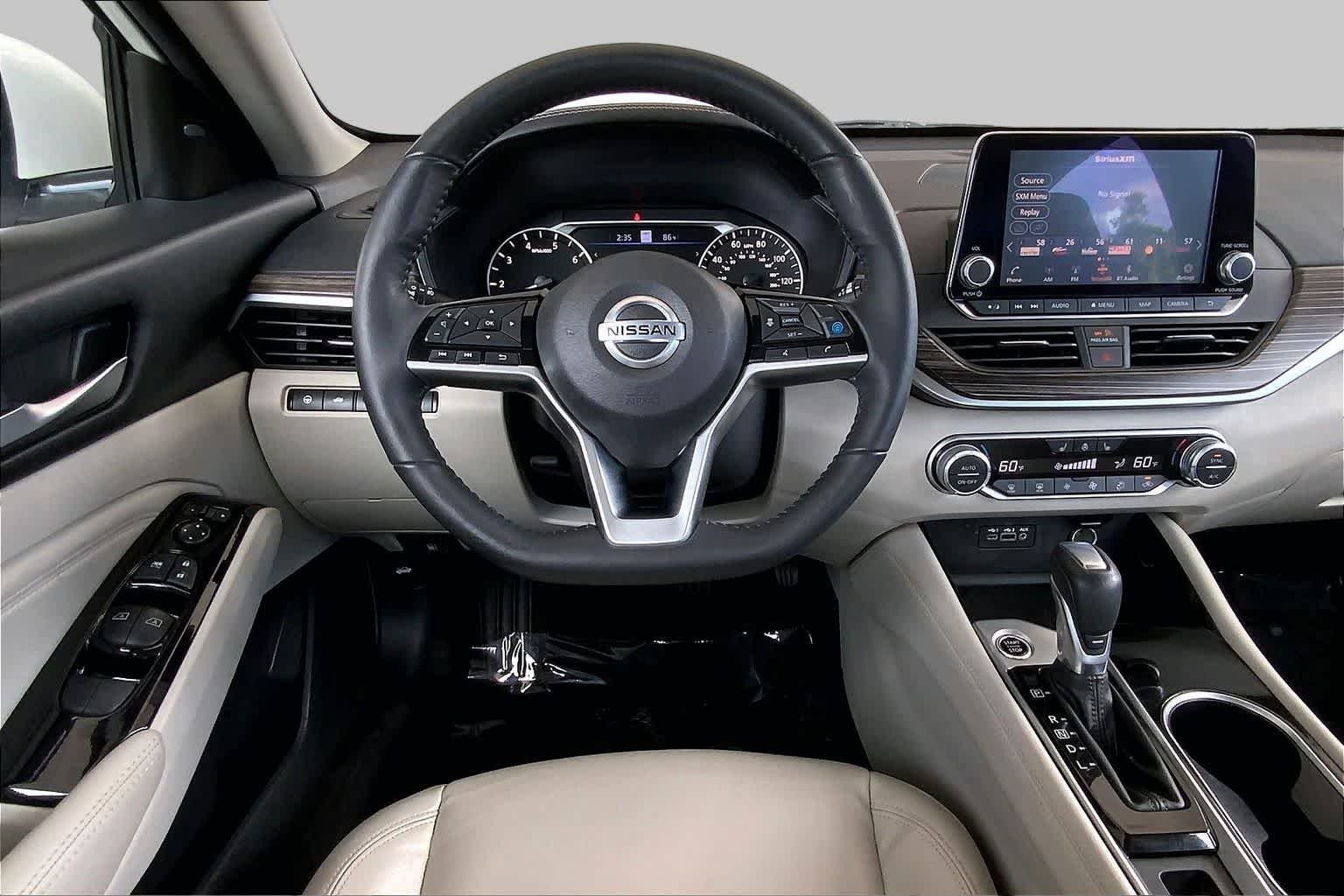 Used 2022 Pearl White Tricoat Nissan 2.5 SL image 6