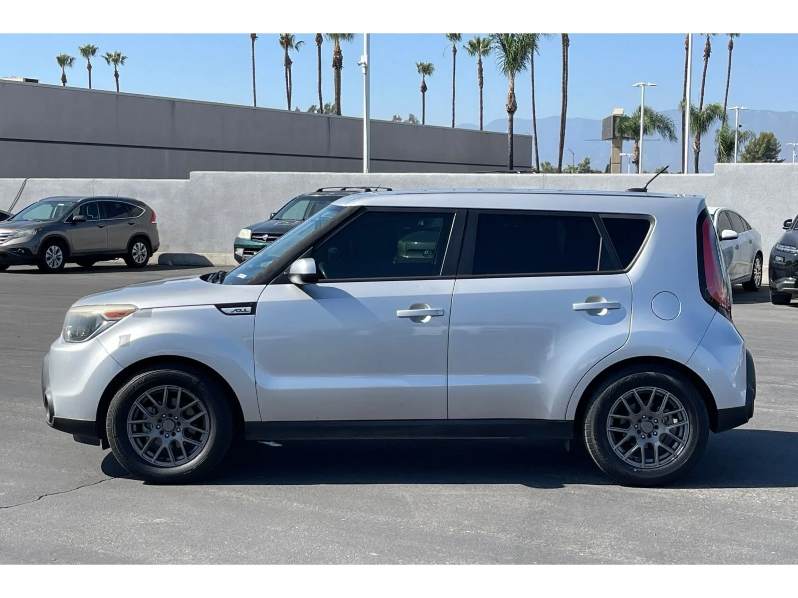 Used 2016 Kia Soul Base with VIN KNDJN2A24G7854914 for sale in Loma Linda, CA
