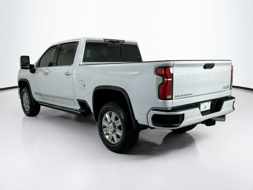 Used 2026 Polar White Chevrolet High Country image 7