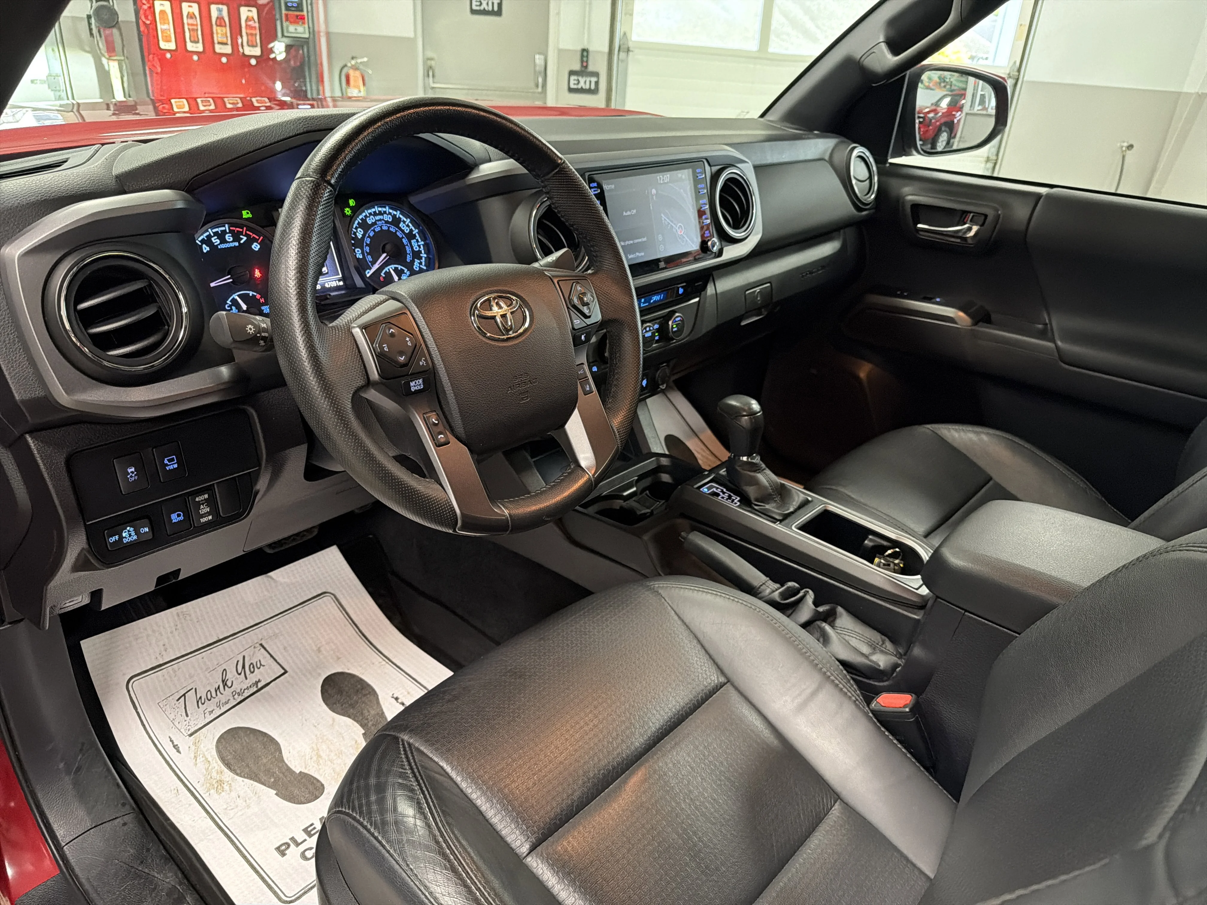 Used 2022 Barcelona Red Metallic Toyota  image 20