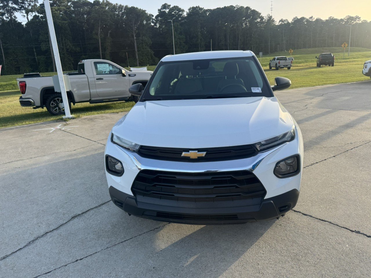 Used 2022 SUMMIT WHITE Chevrolet LS image 2