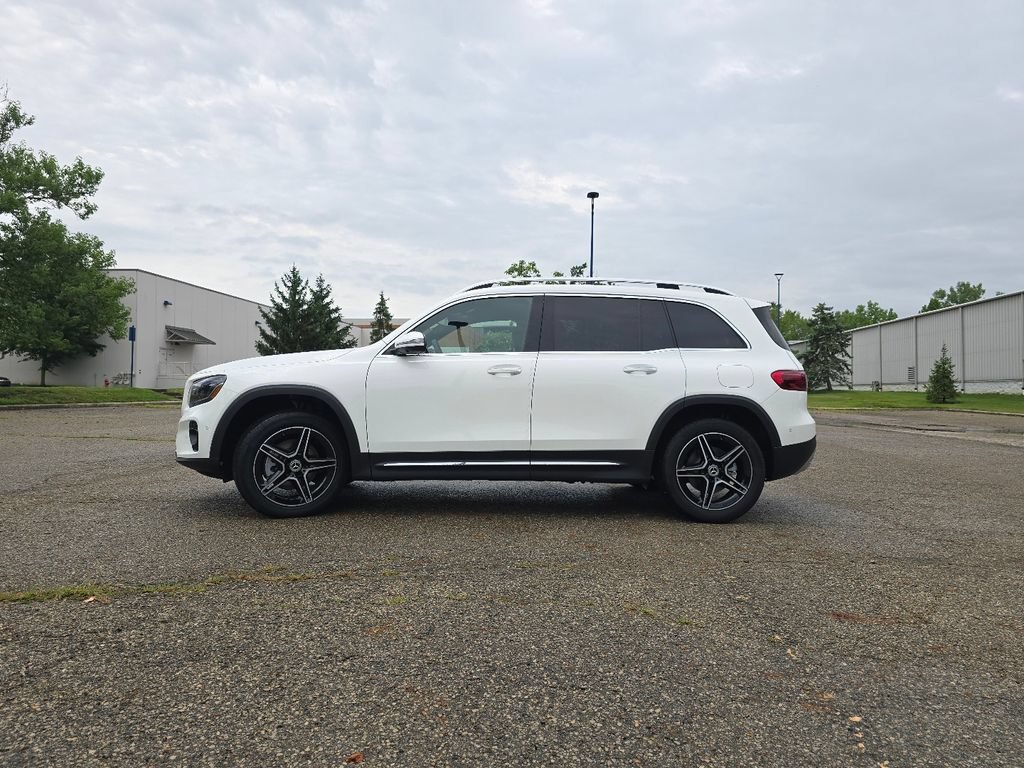New 2026 Polar White Mercedes-Benz GLB 250 image 46