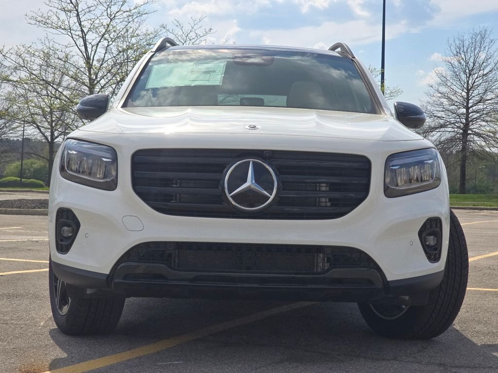 New 2026 Polar White Mercedes-Benz GLB 250 image 11