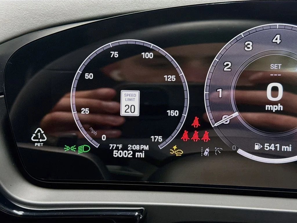 Certified Used 2025  Porsche  image 31