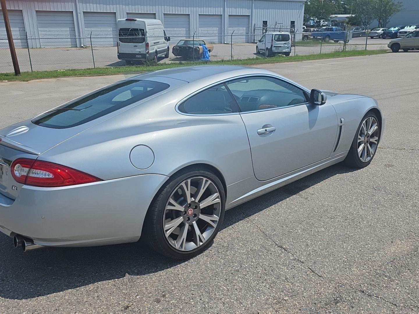 Used 2010 Liquid Silver Jaguar XKR image 11