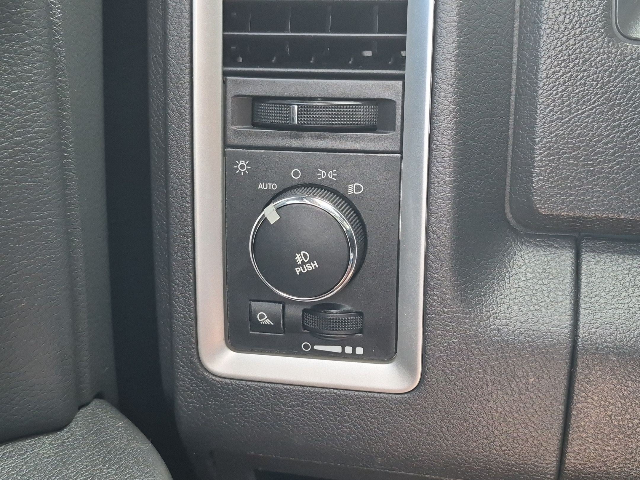 Used 2012  Ram Sport image 18