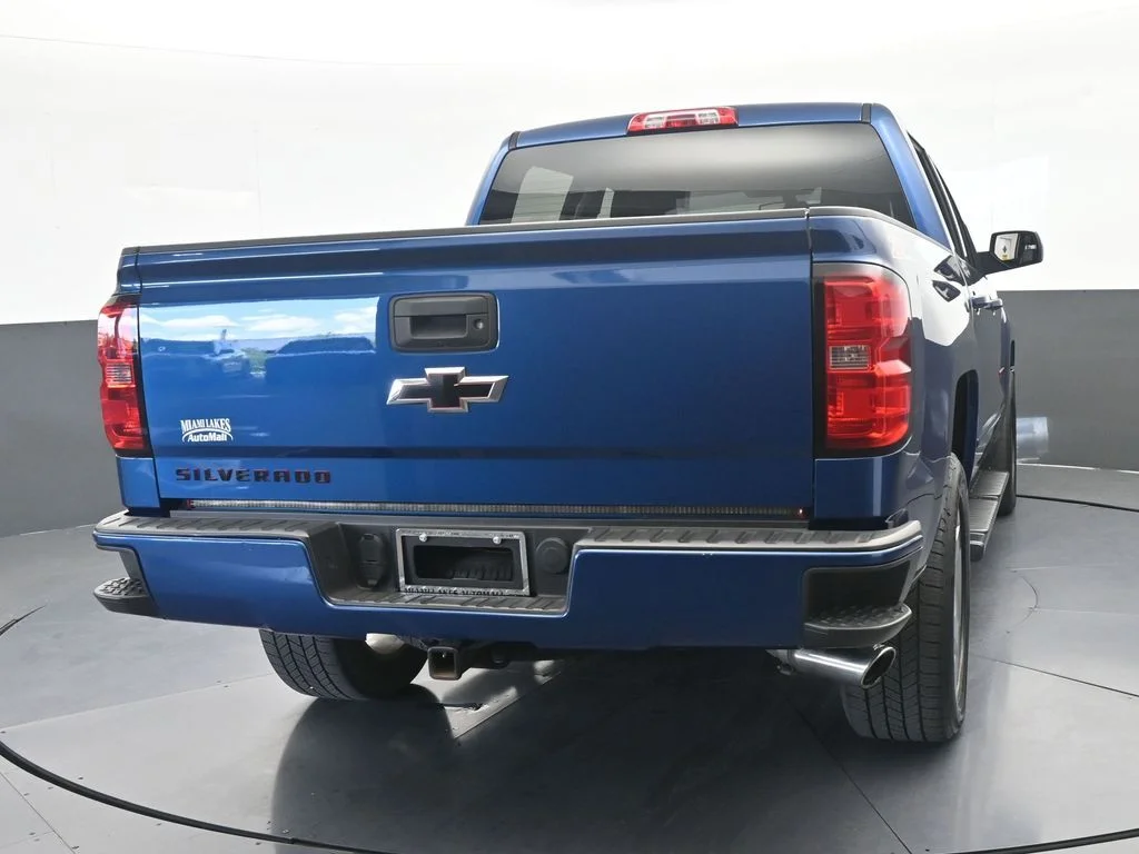 Used 2016 Deep Ocean Blue Metallic Chevrolet LT image 4
