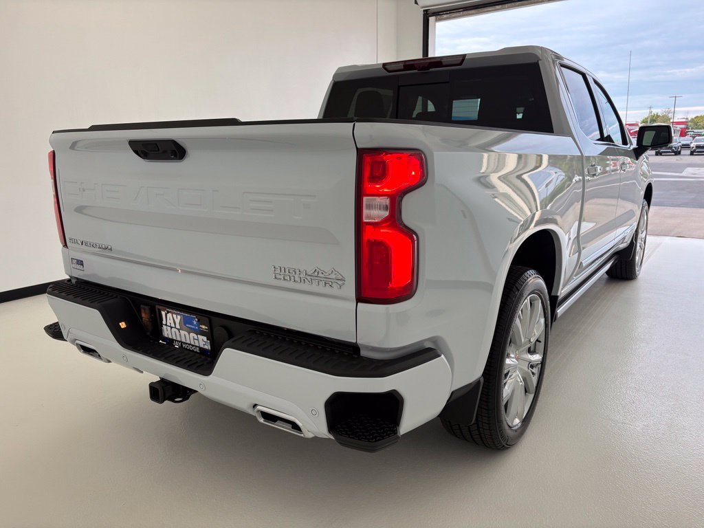 New 2026 Polar White Tricoat Chevrolet High Country image 21