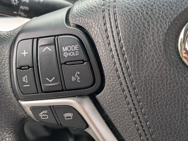 Used 2015 Predawn Gray Mica Toyota LE image 17