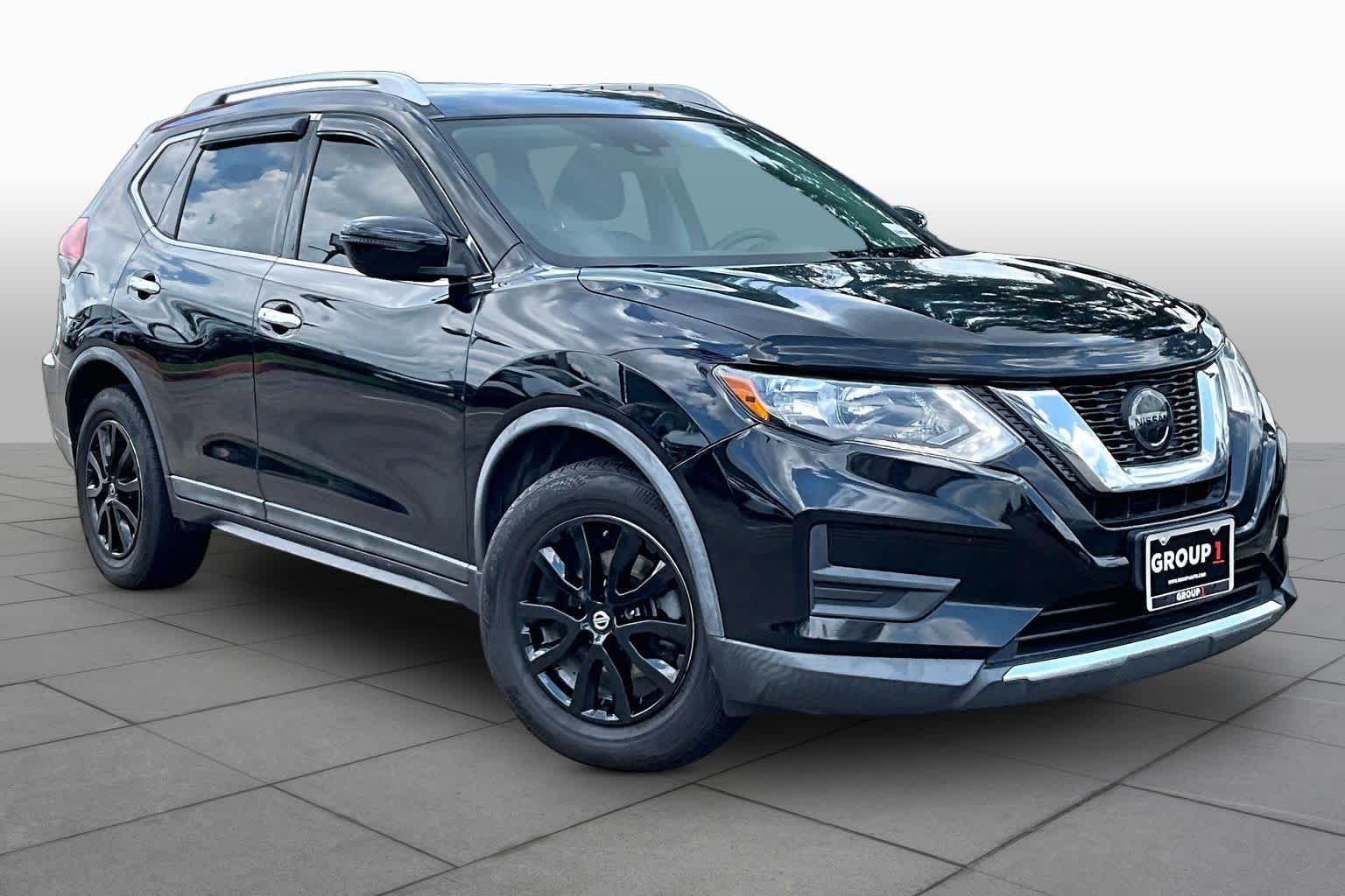 Used 2020 MAGNETIC BLACK Nissan SV image 3