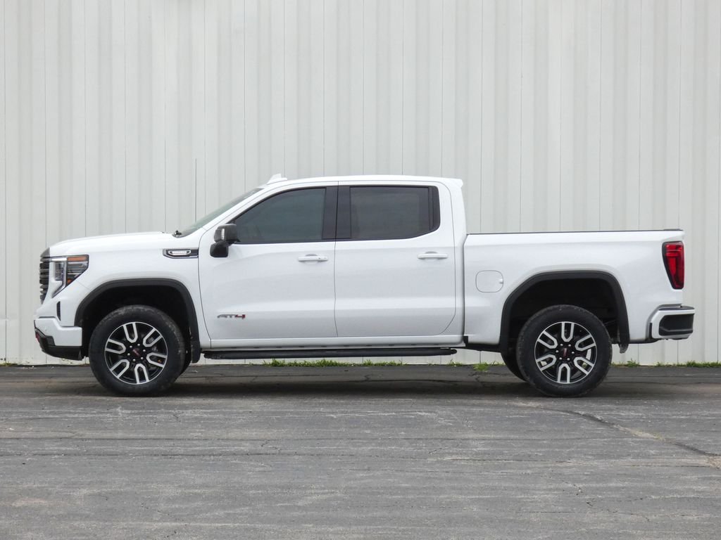Used 2023 White GMC AT4 image 41