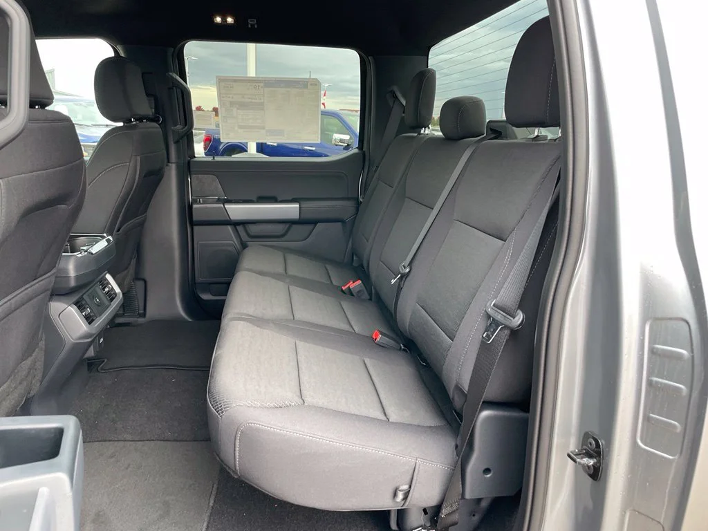 New 2026 Iconic Silver Metallic Ford XLT image 9