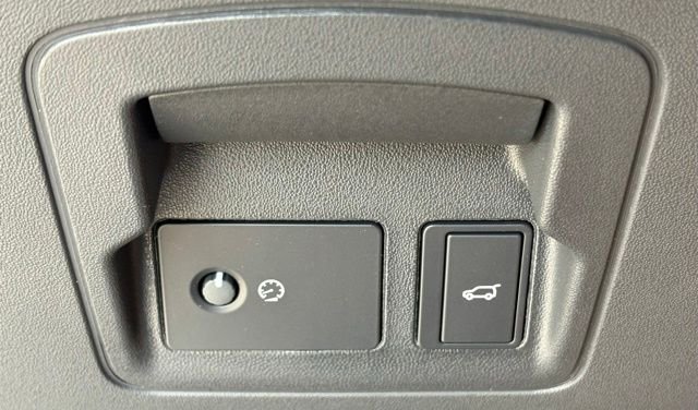 Certified Used 2026 Black Land Rover Dynamic SE image 19