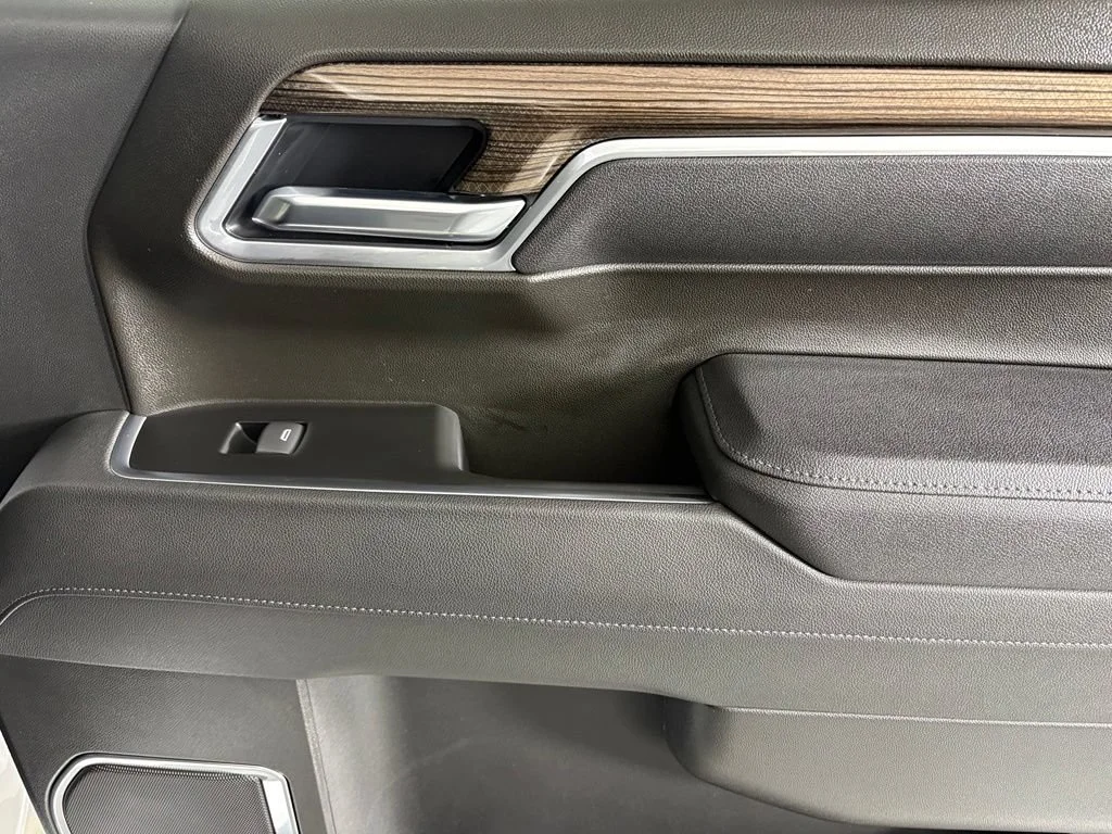 New 2026 Summit White Chevrolet LT image 18