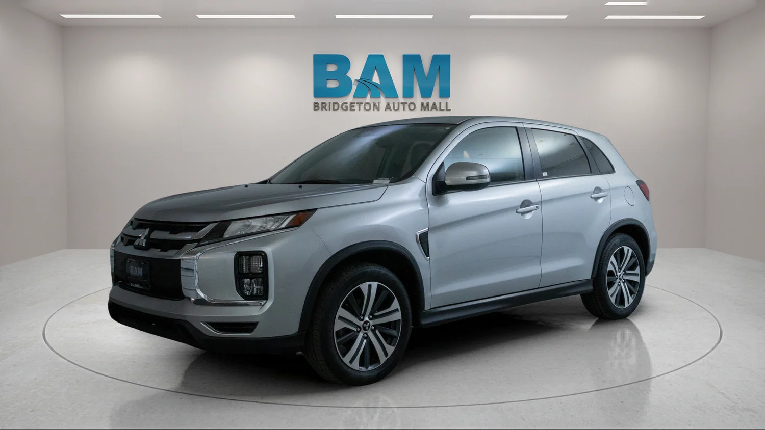 Used 2024 Silver Mitsubishi S image 3