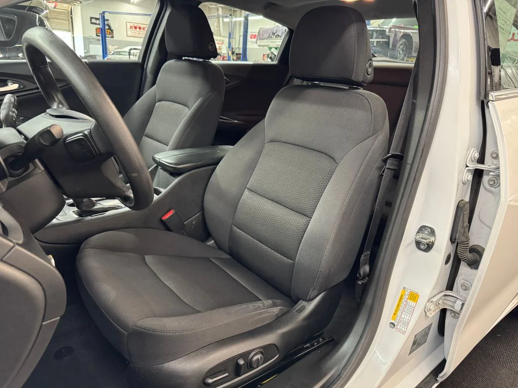 Used 2023 White Chevrolet LT image 17