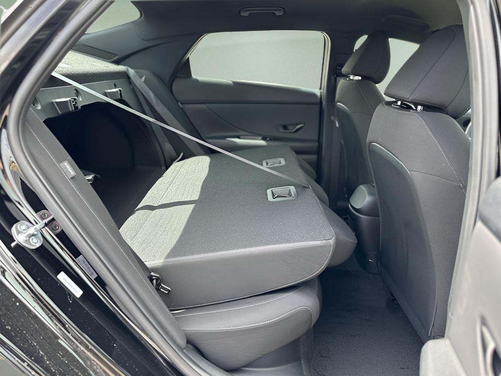 2025 Hyundai Elantra Blue - Photo 25