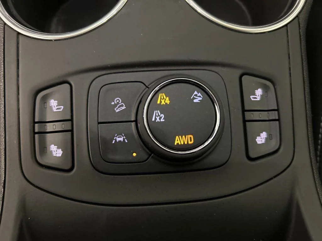 Used 2023 Marine Metallic GMC SLE image 26