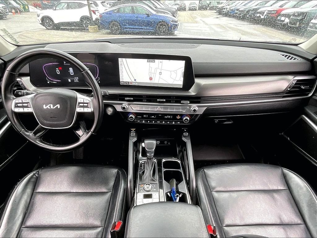 Used 2023 Glacial White Pearl Kia S image 21