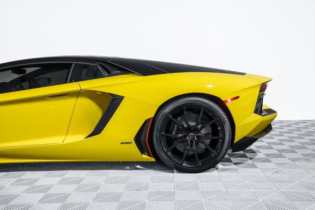 2016 Lamborghini Aventador Pirelli Edition - Photo 17