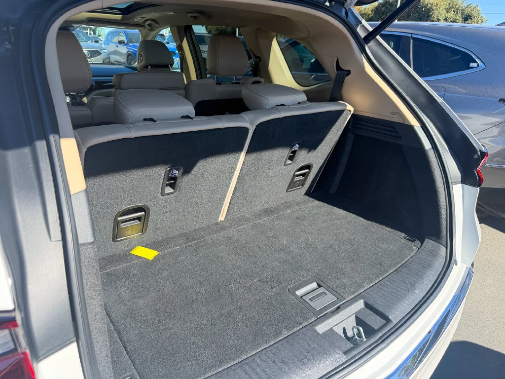 Used 2025 Platinum White Pearl Acura Technology Package image 29