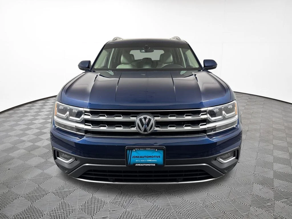 Used 2018 Blue Volkswagen SEL image 3