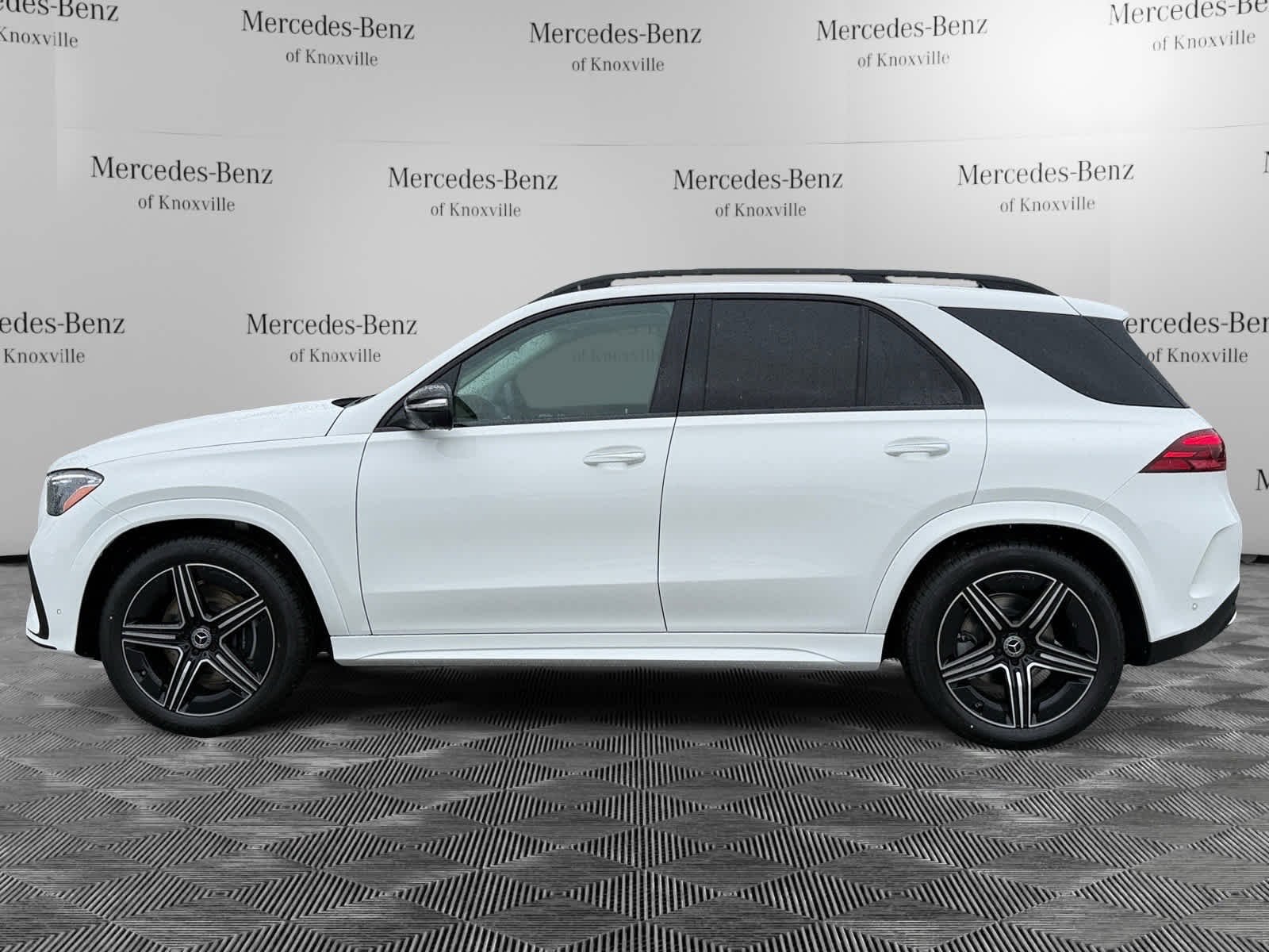 New 2026 Polar White Mercedes-Benz GLE 350 image 2