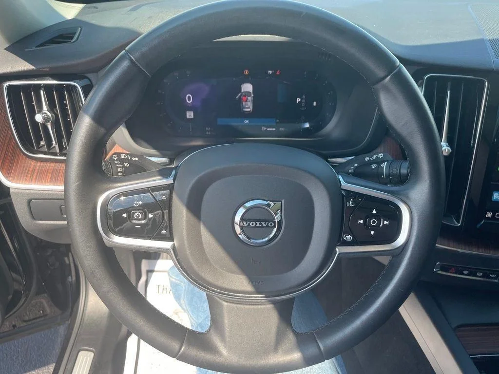 2023 Volvo XC60 Plus - Photo 10