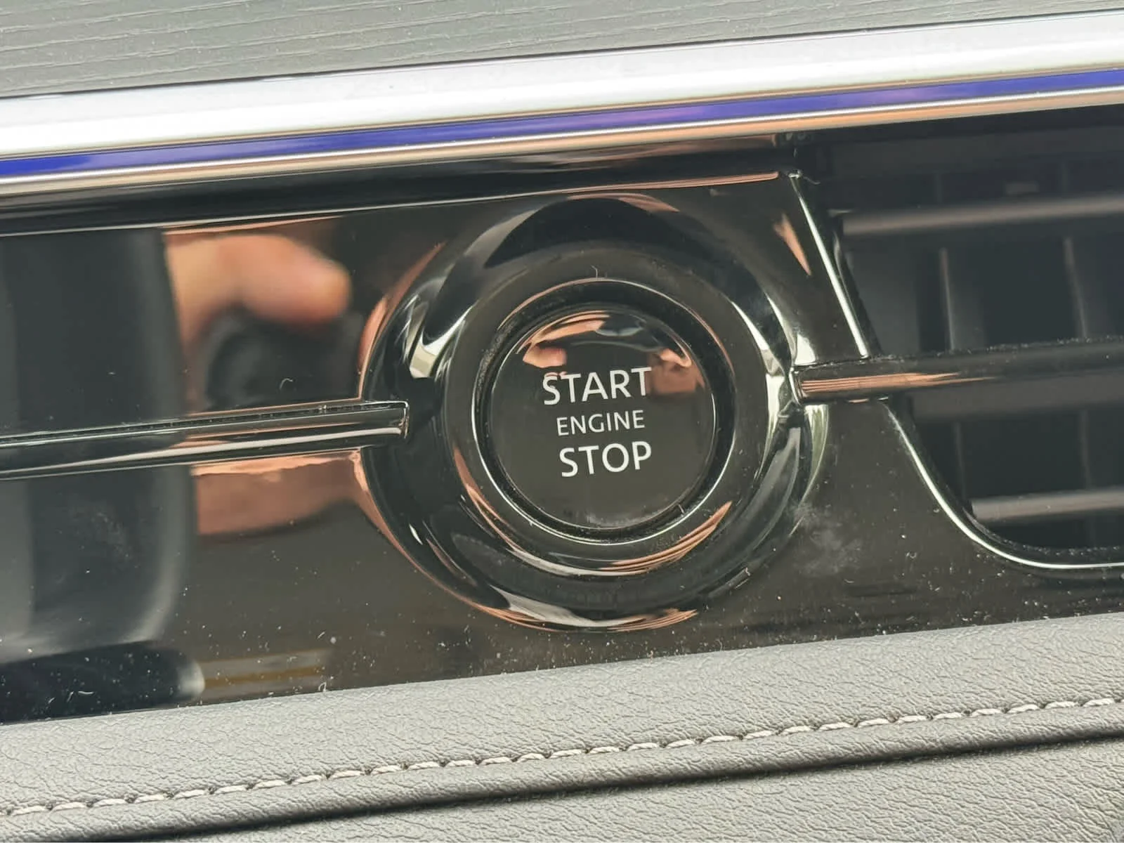 2025 INFINITI QX80 Sensory 4WD - Photo 19