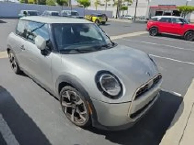 2025 MINI Cooper S Signature Plus