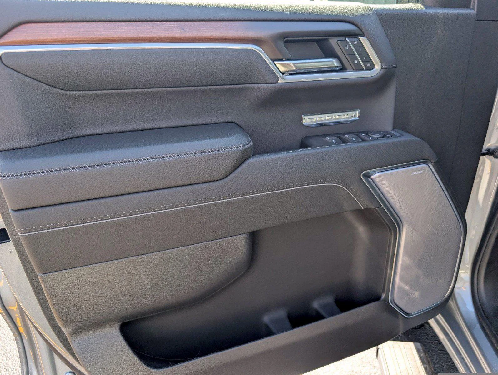 2026 GMC Sierra 1500 Denali - Photo 17