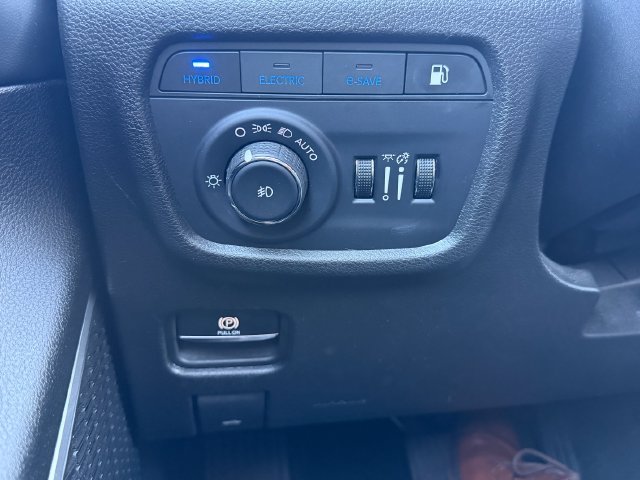 Used 2024 White Jeep 4xe image 24